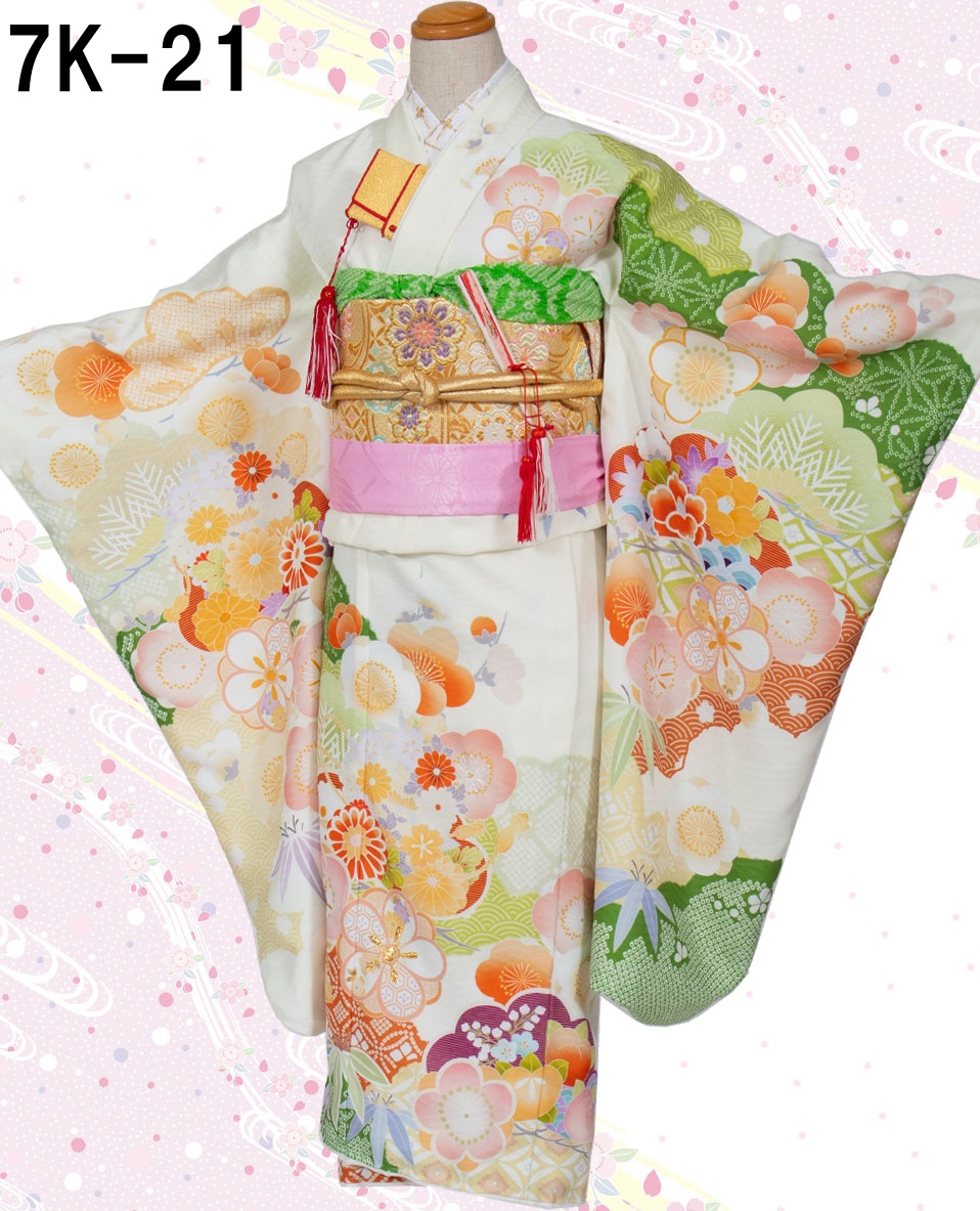 広島のブライダル、結婚式、披露宴、打掛レンタル、留袖レンタル、モーニングレンタル、七五三レンタル、礼服レンタル、浴衣レンタル、振袖レンタル、成人式レンタル、袴レンタル、レンタル衣装、貸衣装、着付け、着付教室、出張着付け、は三栗矢へ