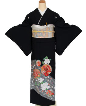 広島のブライダル、結婚式、披露宴、打掛レンタル、留袖レンタル、モーニングレンタル、七五三レンタル、礼服レンタル、浴衣レンタル、振袖レンタル、成人式レンタル、袴レンタル、レンタル衣装、貸衣装、着付け、着付教室、出張着付け、は三栗矢へ