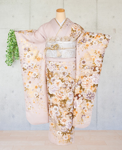 広島のブライダル、結婚式、披露宴、打掛レンタル、留袖レンタル、モーニングレンタル、七五三レンタル、礼服レンタル、浴衣レンタル、振袖レンタル、成人式レンタル、袴レンタル、レンタル衣装、貸衣装、着付け、着付教室、出張着付け、は三栗矢へ